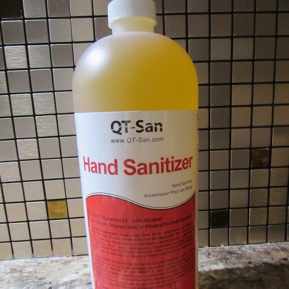 4 BOTTLES QT-SAN HAND SANITIZER. 1L. - Picture 1 of 4